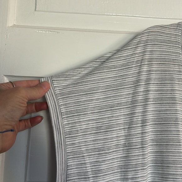 Athleta Gray and White Boxy Cap Sleeve T-Shirt - Picture 3 of 5